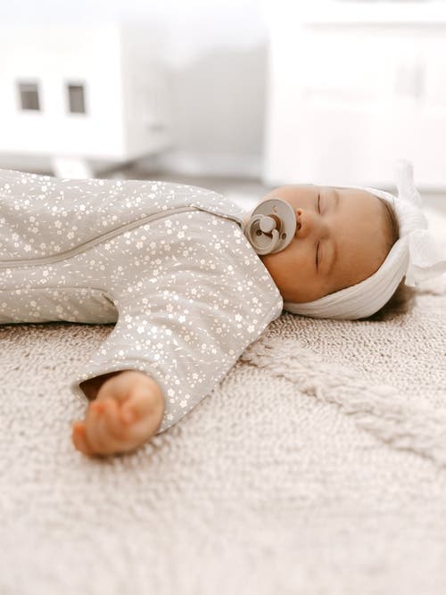 GUNAMUNA GUNAMUNA LONG SLEEVE TRANSITIONAL SWADDLE SLEEP BAG, 1.0 TOG 