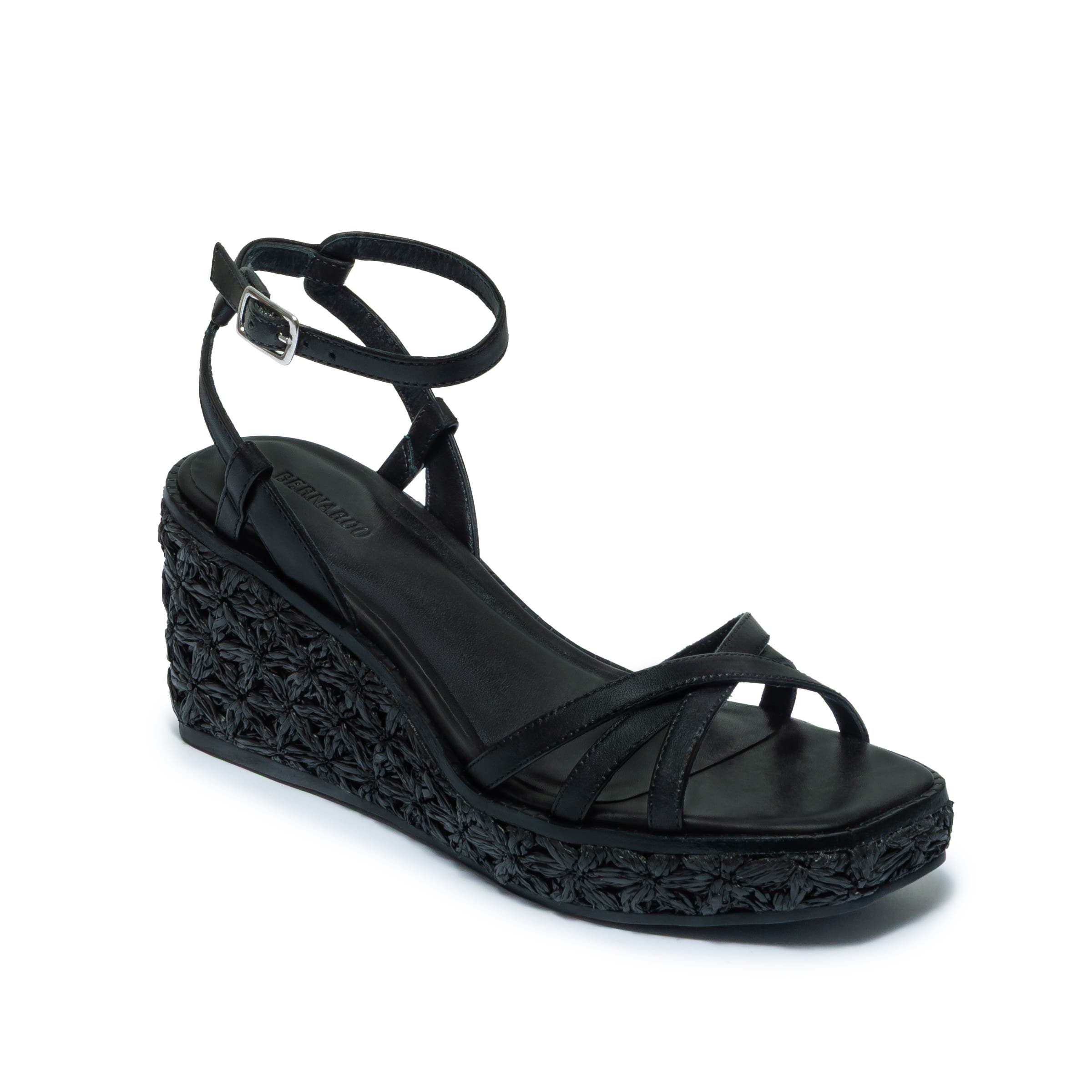 Bernardo Footwear Cario Wedge Sandal, Alternate, color, Black