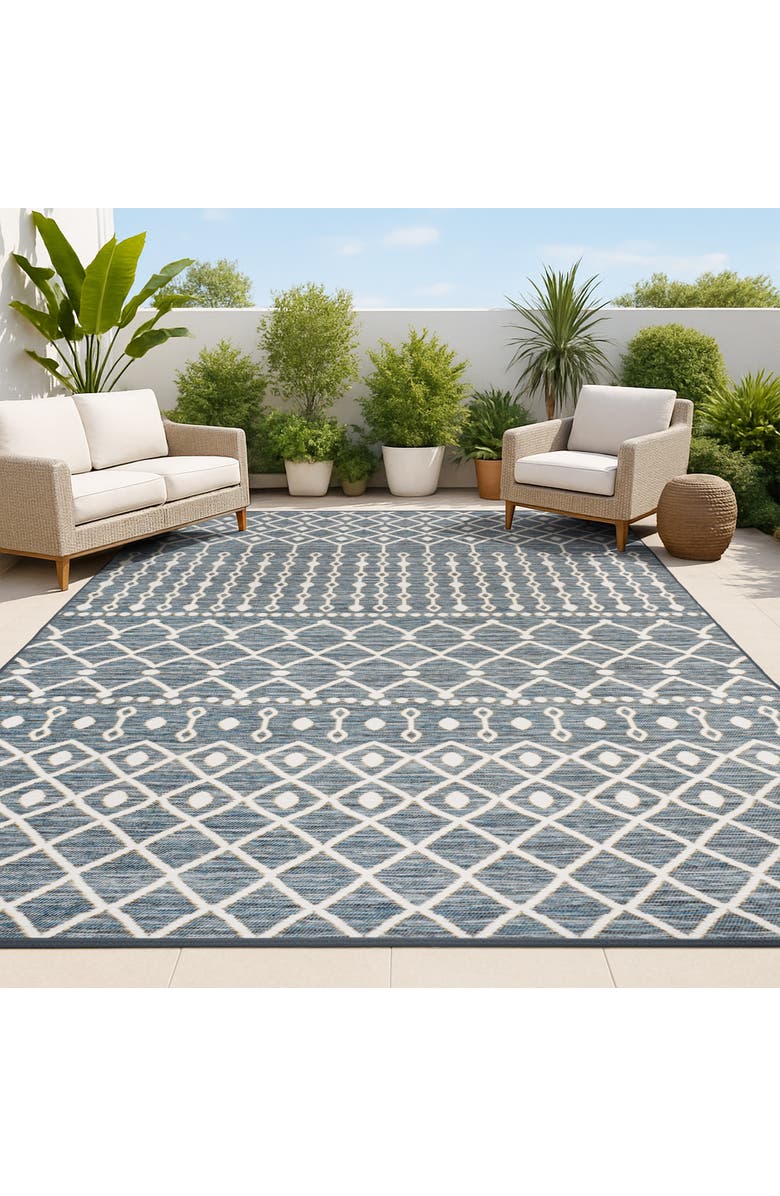 JONATHAN Y Arielle Mid-Century Modern Curve Stripe Reversible Machine-Washable Indoor/Outdoor Area Rug, Alternate, color, Navy/Cream