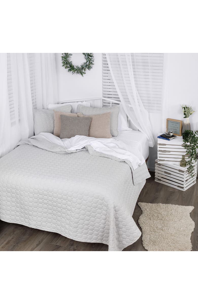 SOUTHSHORE FINE LINENS Ultra-Soft Oversized Quilt Set, Alternate, color, Steel Gray