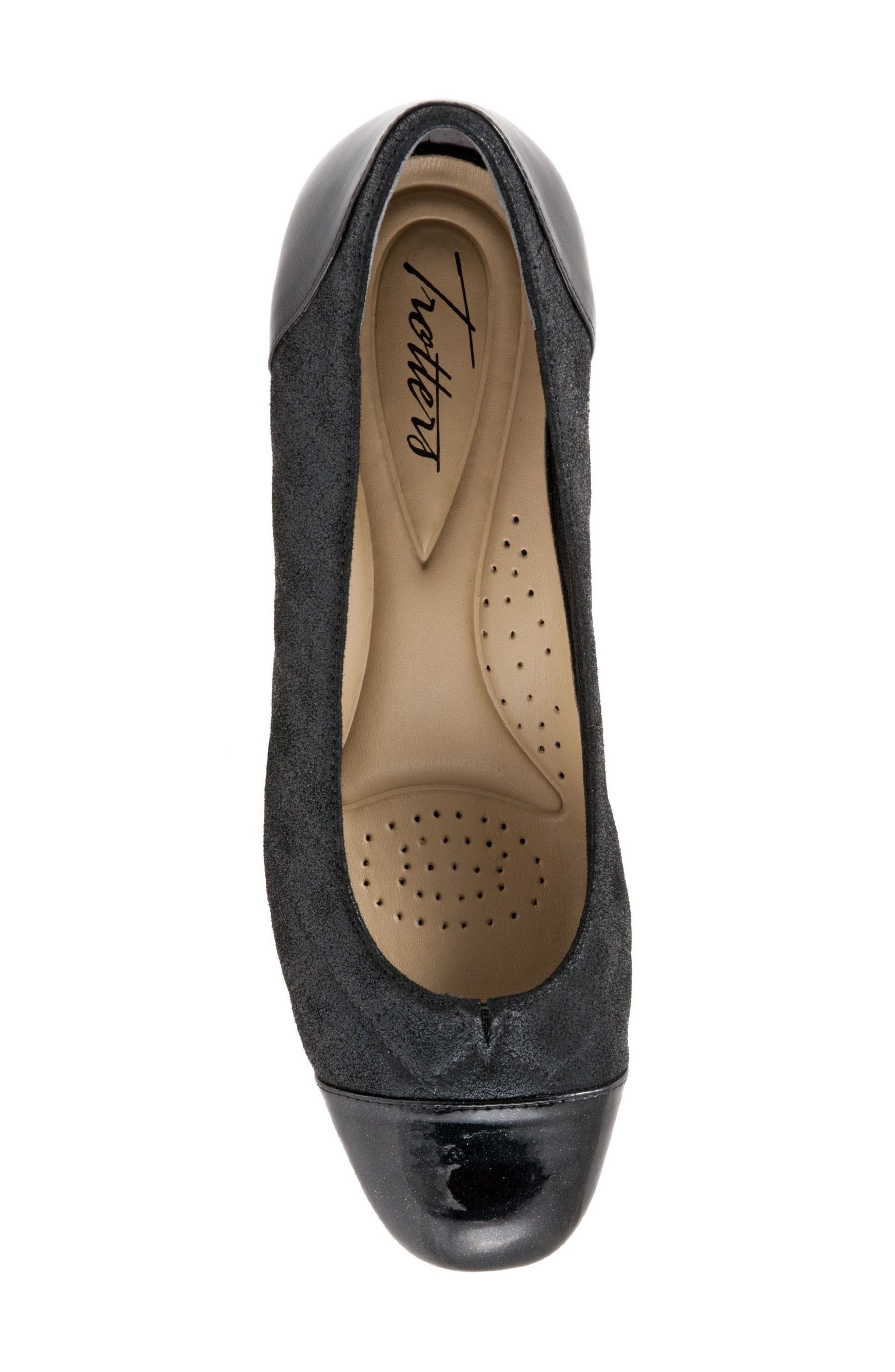 Trotters 'Signature Danelle' Pump, Alternate, color, 