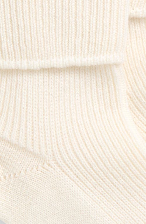Johnstons Of Elgin Cashmere Travel Socks In Neutral