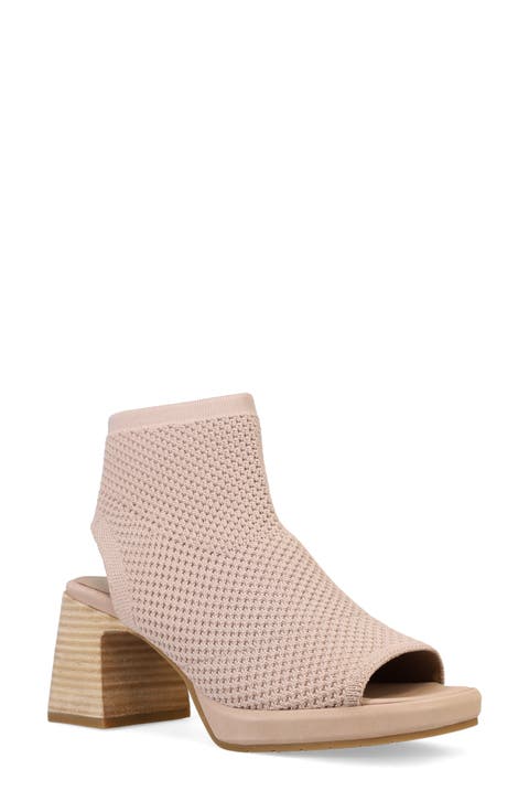 Gavis Cutout Bootie (Women)