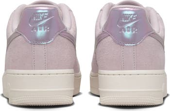 Air Force 1 '07 SE Basketball Sneaker
