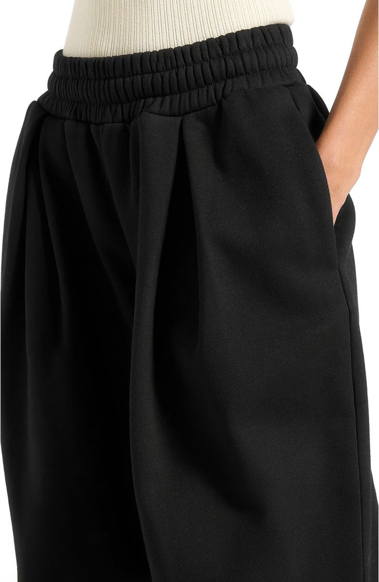 Manière De Voir Fanny Straight Leg Box Pleat Joggers, Alternate, color, Black
