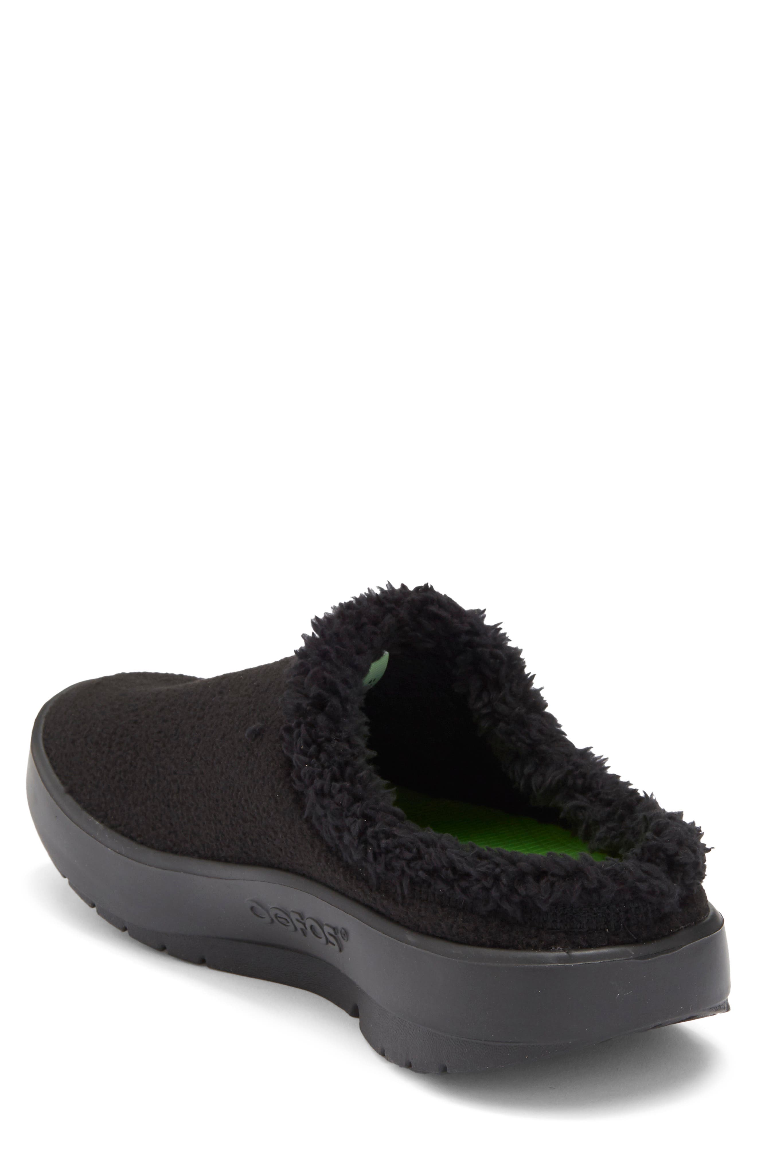 Oofos Gender Inclusive Oocoozie Fleece Clog Slipper, Alternate, color, Black