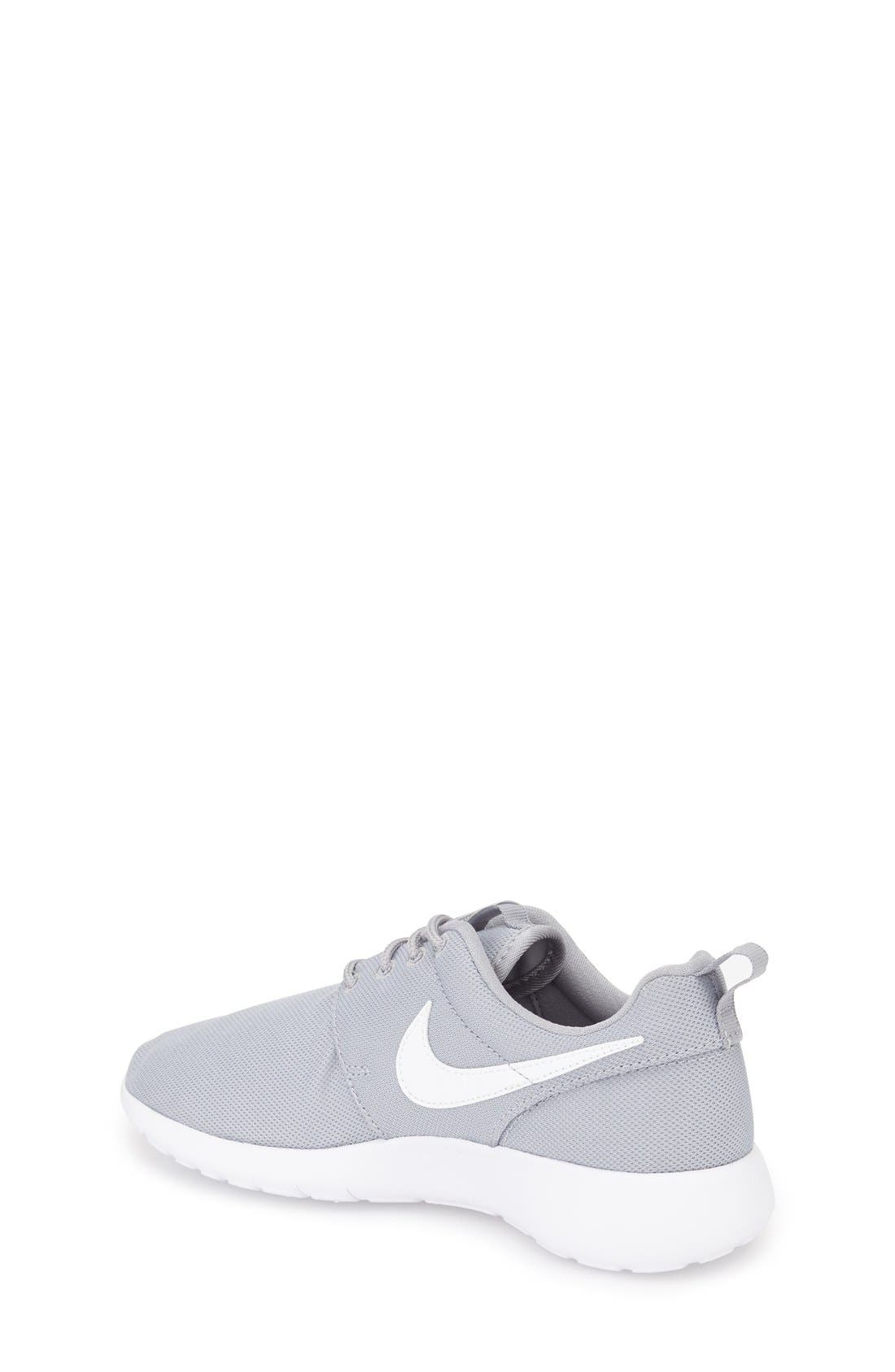 'Roshe Run' Sneaker, Alternate, color, WOLF GREY/ WHITE