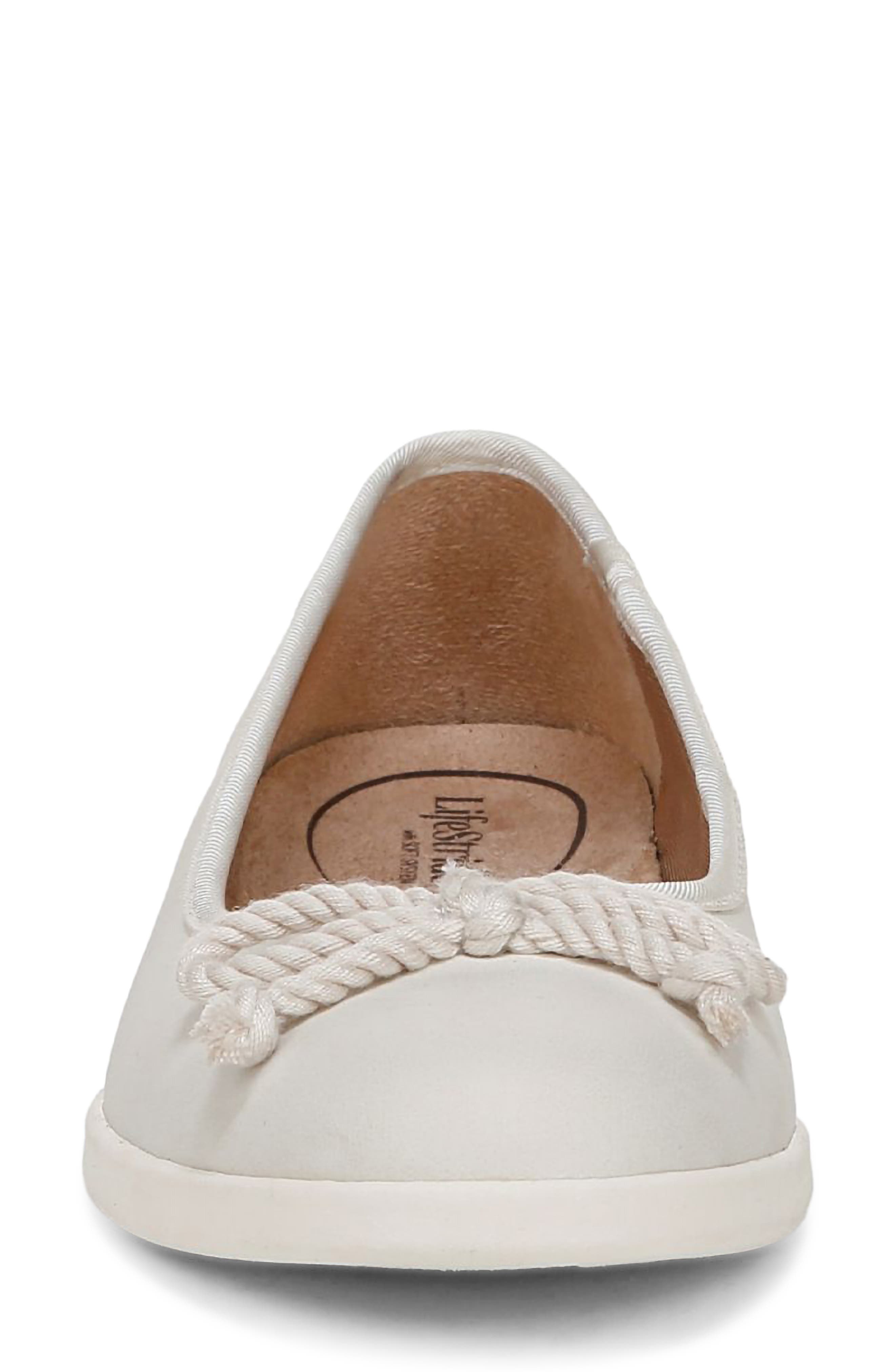 Maura Flat, Alternate, color, CLOUD WHITE