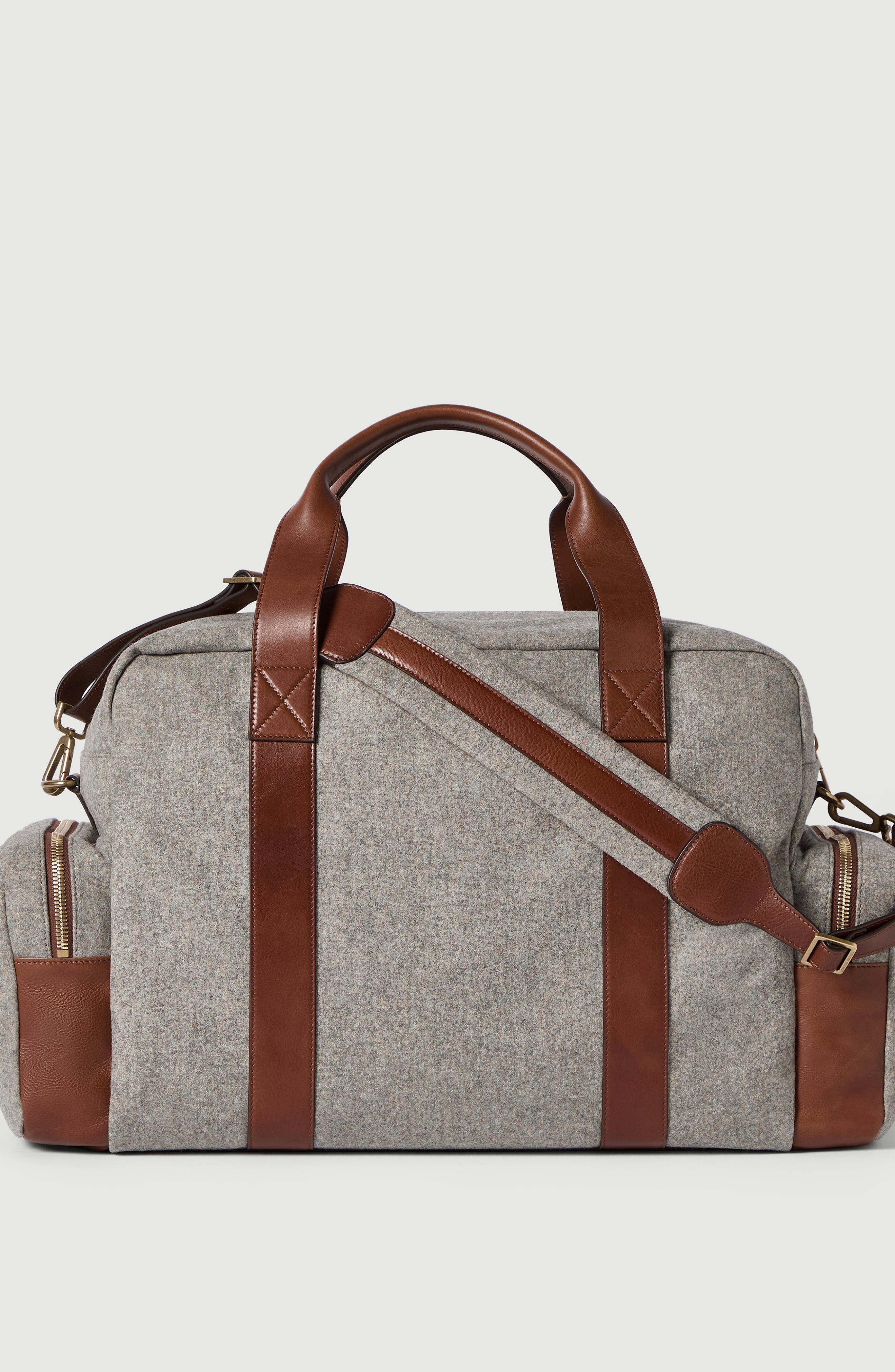 Brunello Cucinelli Virgin wool, alpaca and cashmere flannel leisure bag with grained calfskin inserts, Alternate, color, Medium Grey