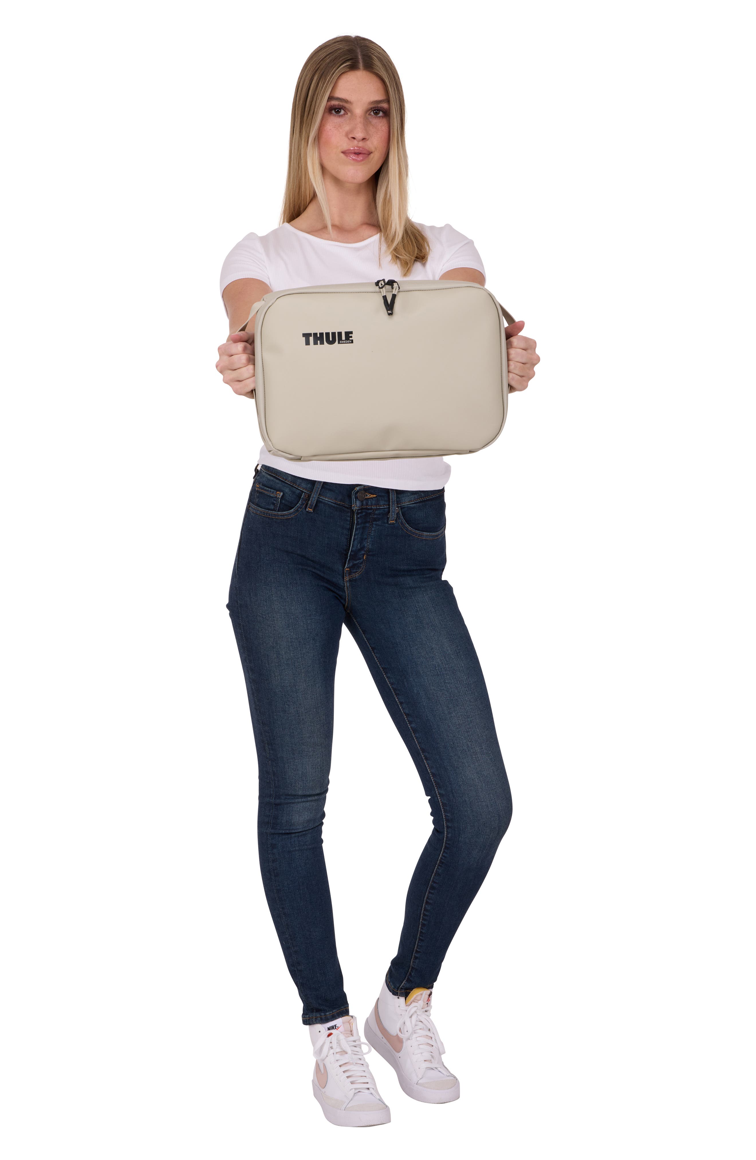 Thule Chasm Medium Water Resistant Gear Cube, Alternate, color, Sand