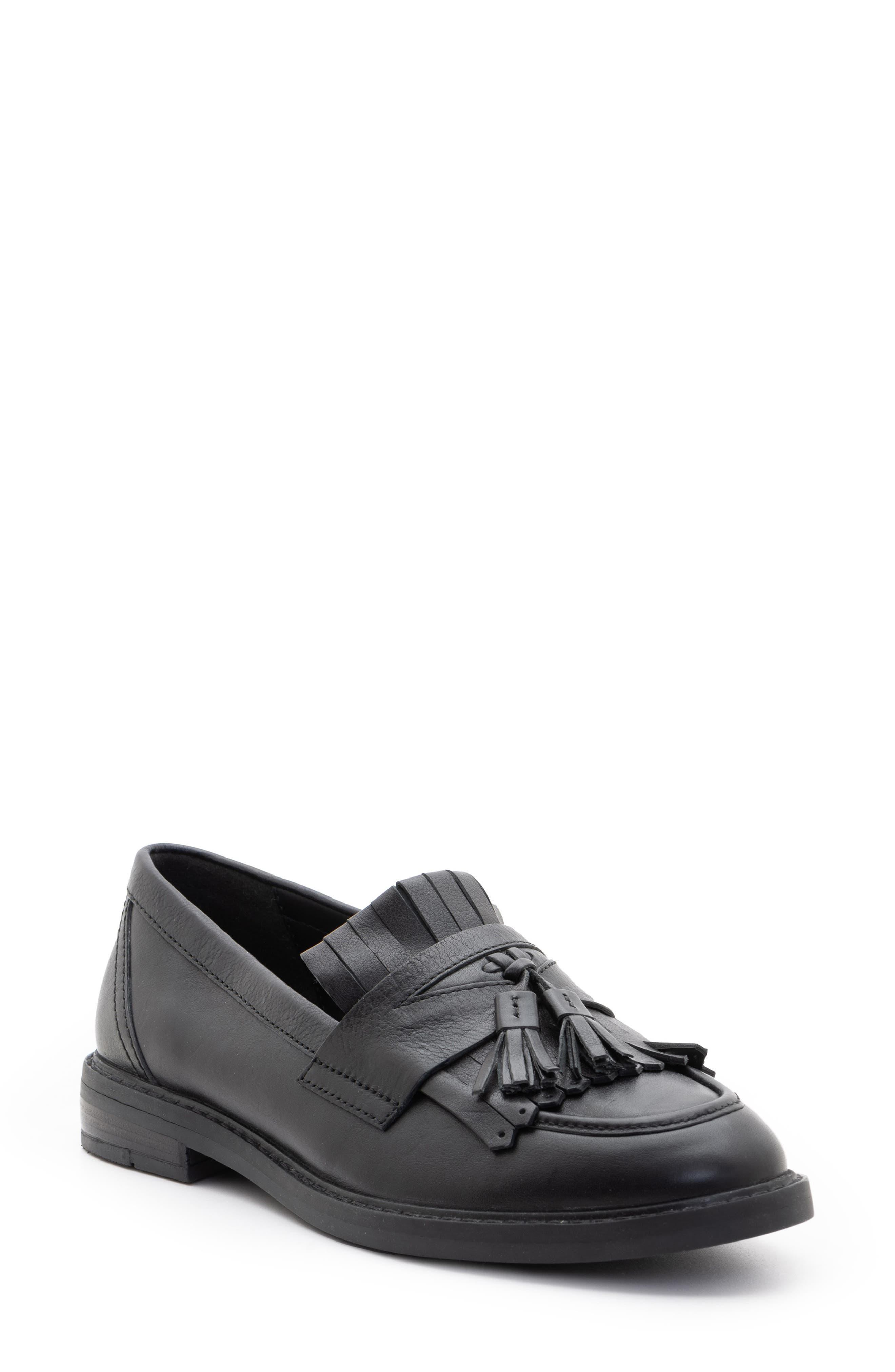 Kirelle Kiltie Loafer, Main, color, BLACK