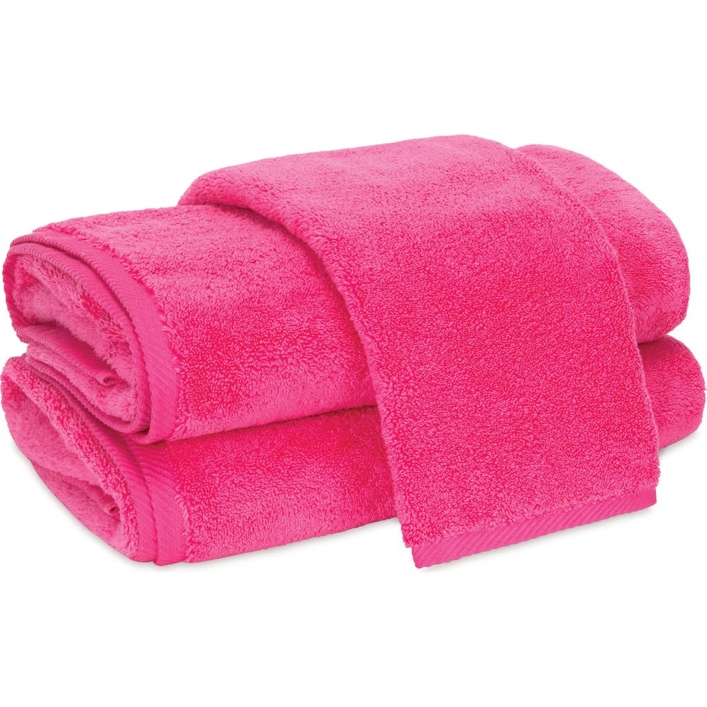 Matouk Milagro Fingertip Towel In Pink
