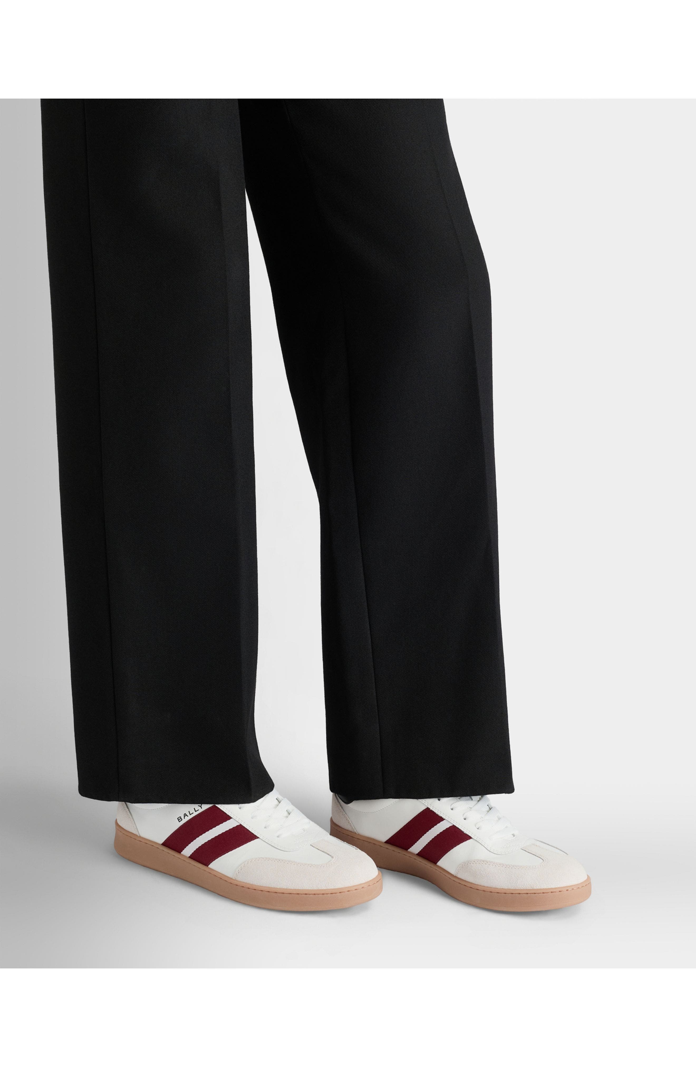 Sneaker in Plain Leather - image 4
