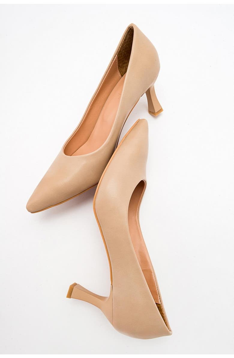 Prologue Shoes Pedra Pointed Toe Pump, Alternate, color, Beige