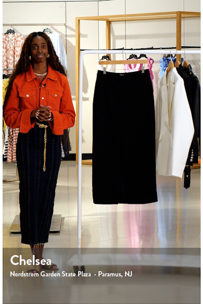Front Slit Mid Rise Maxi Skirt video