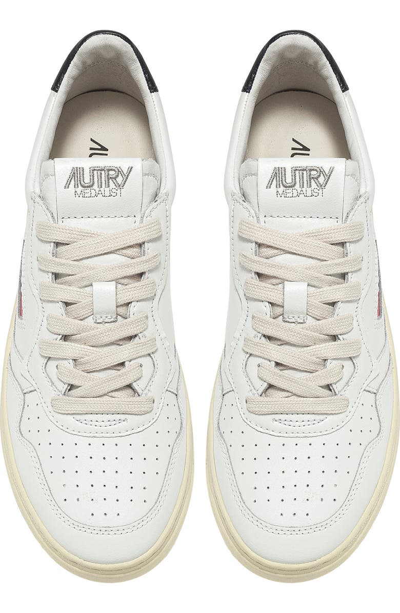AUTRY Medalist Low Sneaker, Alternate, color, Leather White/ Black