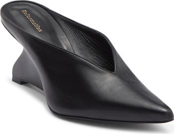 Wei Pointed Toe Pump