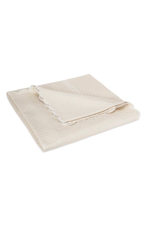 Matouk Classic Chain Scallop Matelasse Full/queen Coverlet In Ivory/white