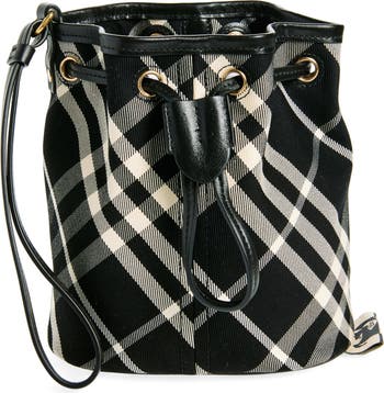【関税＆送料込み】Burberry Mini Drawstring Purse Burberry Black Pebbled Leather Mini TB Drawstring Bucket Bag