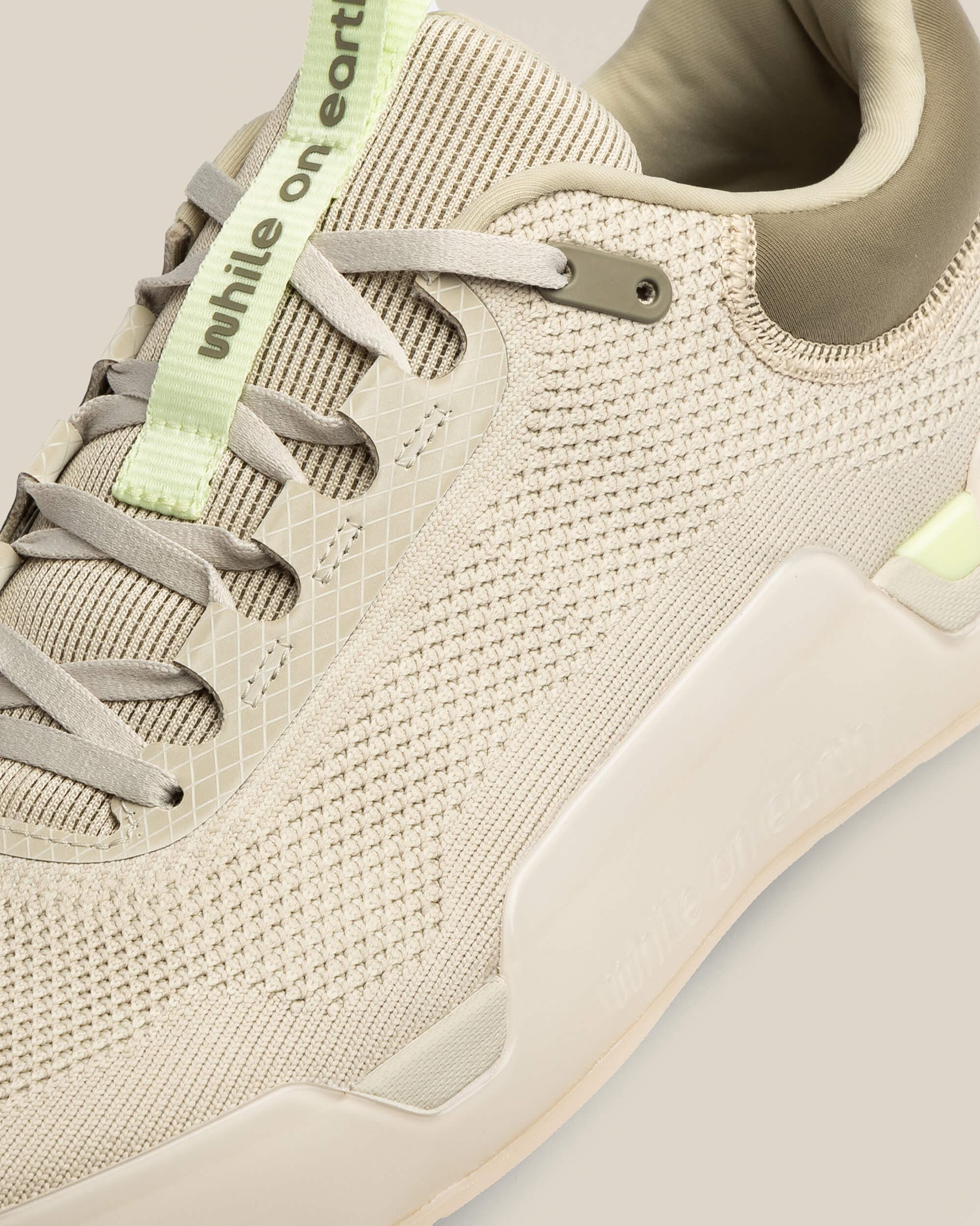 while on earth<sup>™</sup> Mens Move Trainer, Alternate, color, Dune / Citron