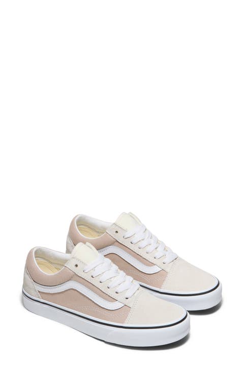 Old Skool Low Top Sneaker (Women)