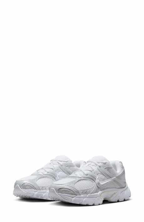 Nike V5 RNR Sneaker