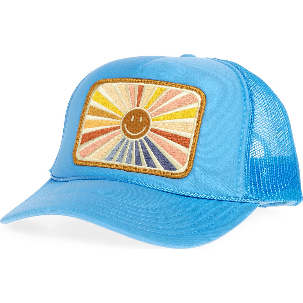 Friday Feelin ' Sunray Smile Patch Trucker Hat
