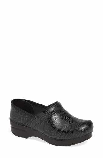Dansko women's pro xp mule shoe discount