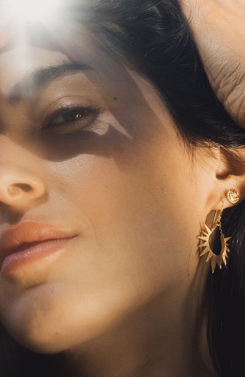 Satya Jewelry Lucent Glow Starburst Linear Drop Earrings In Gold
