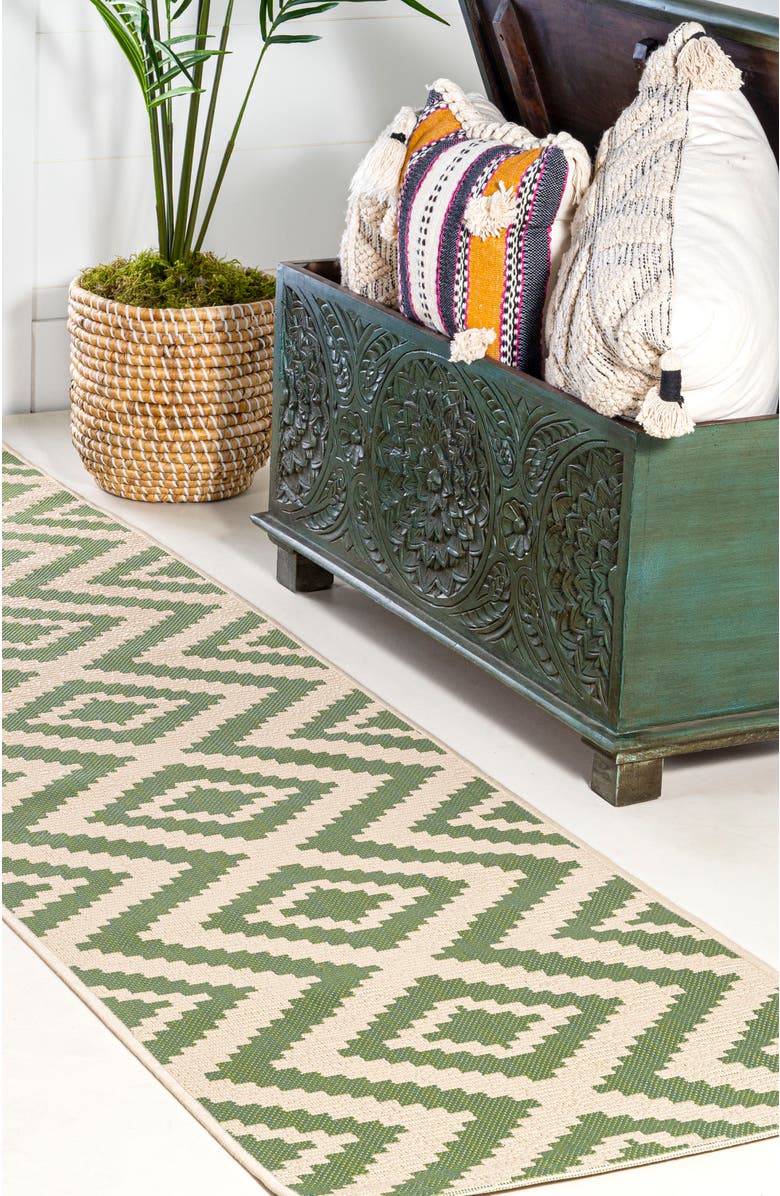 JONATHAN Y Sintra Diamond  Indoor/Outdoor Area Rug, Alternate, color, Green/Cream
