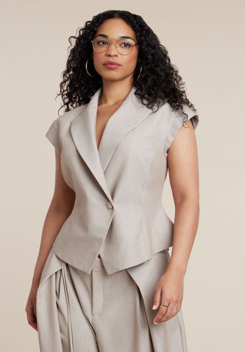 Short Sleeve Hourglass Blazer (Plus)