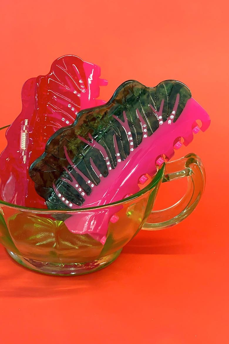 Glowing Chard Hair Claw, Alternate, color, Green