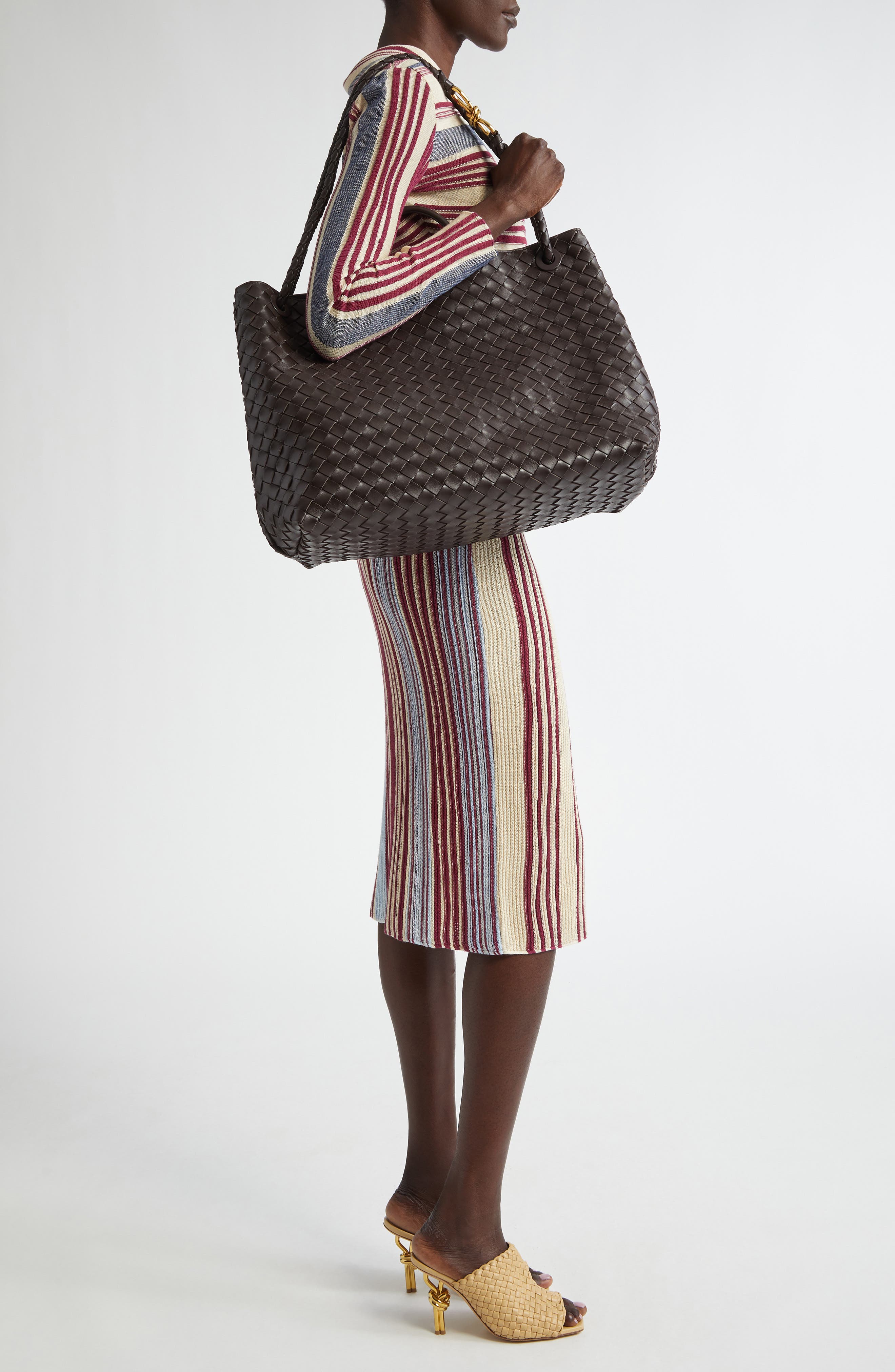 Bottega Veneta Large Andiamo Intrecciato Leather Shoulder Bag, Alternate, color, Fondant/ Brass