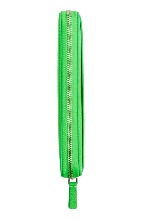 Shop Marc Jacobs The Continental Leather Wristlet In Apple