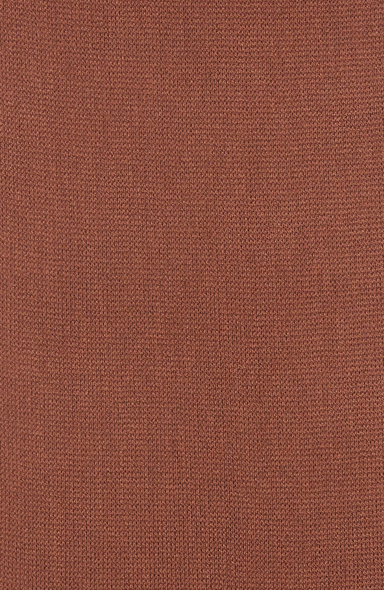 MEDIUM BROWN
