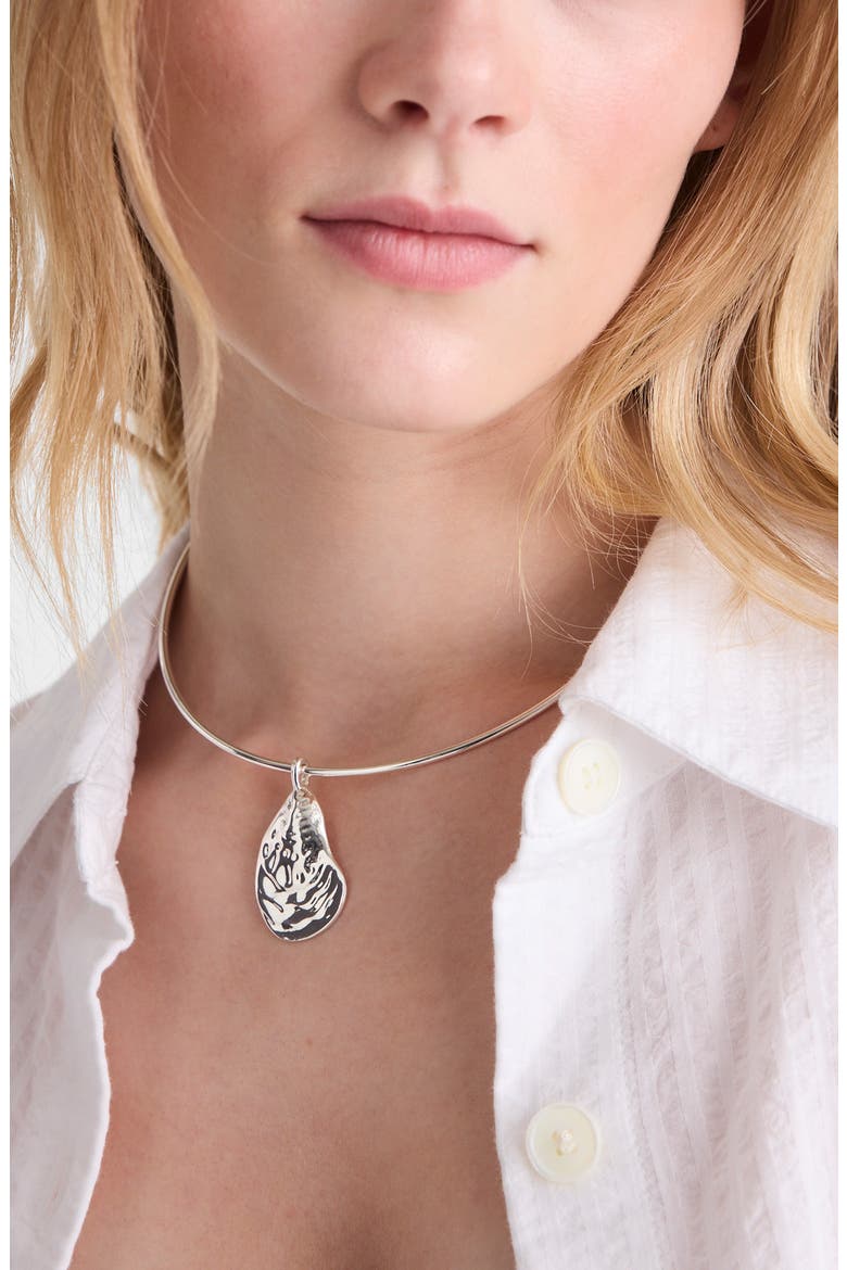 Shell Wire Choker Necklace., Alternate, color, WARM SILVER