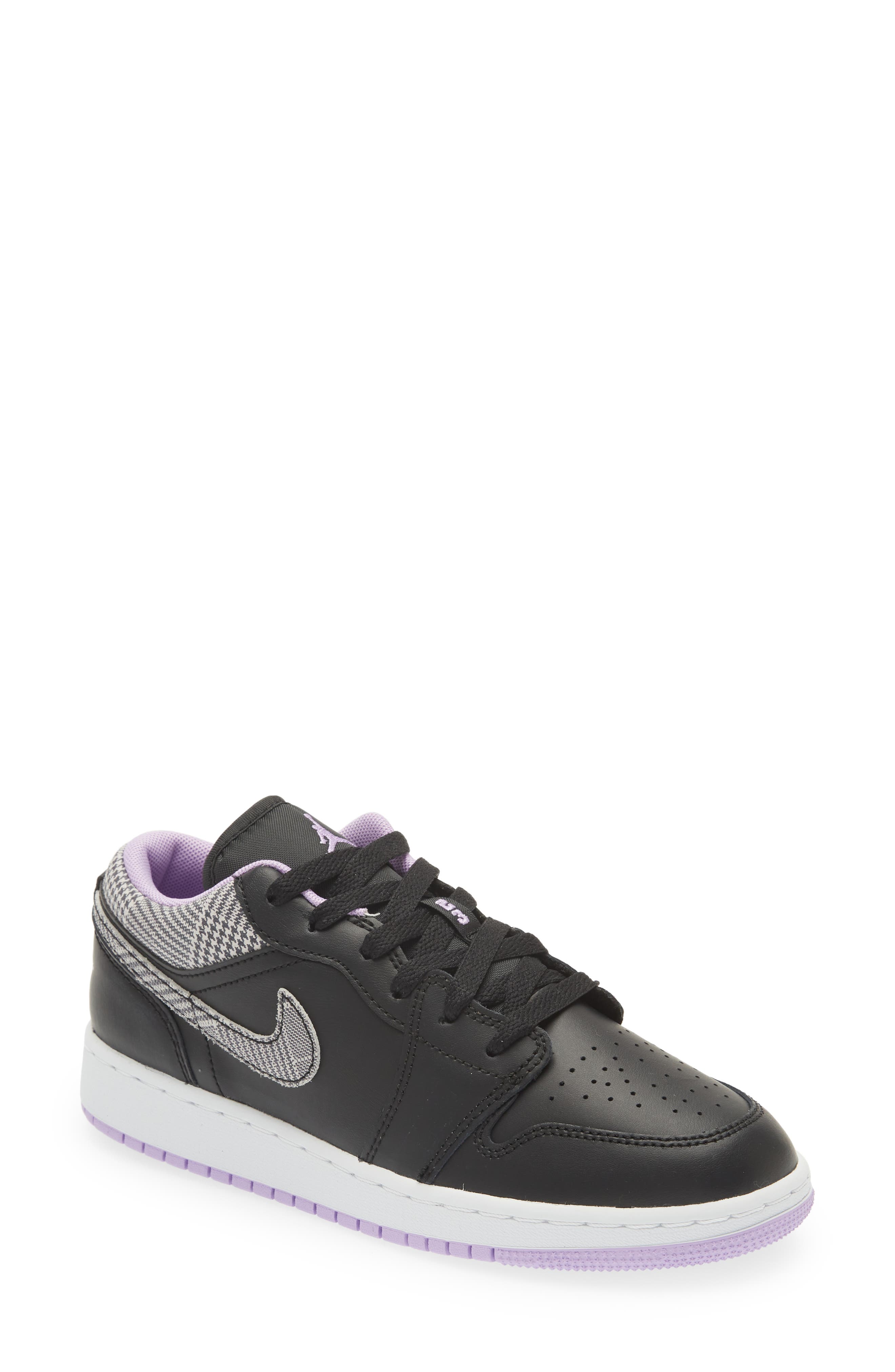 Jordan Air Jordan 1 Low SE Basketball Sneaker, Main, color, 