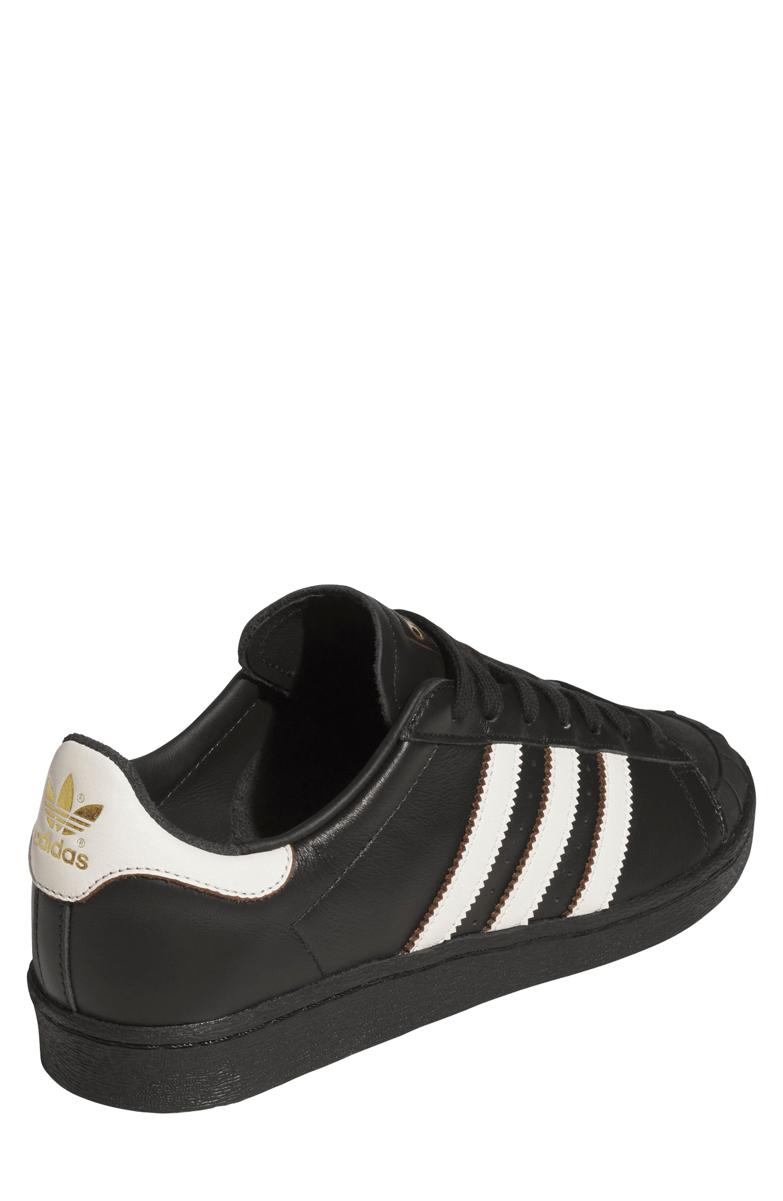 adidas Gender Inclusive Jabbar Half Shell OG Sneaker, Alternate, color, Black/ Off White/ Gold Met
