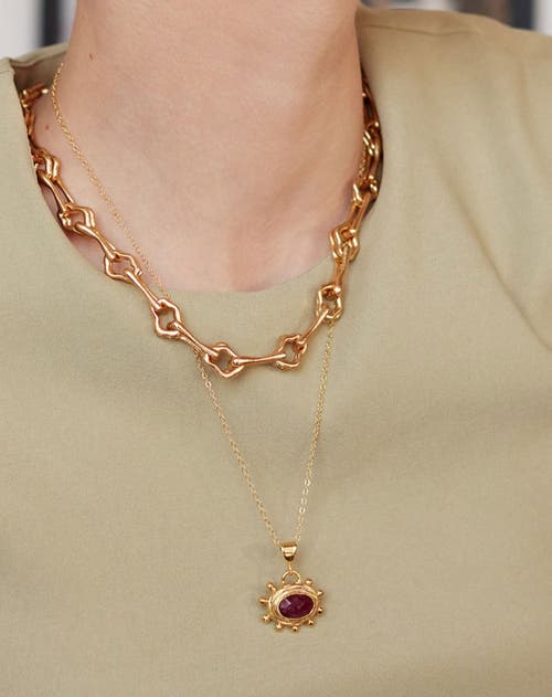 Ottoman Hands Zand Ruby Pendant Necklace In Gold