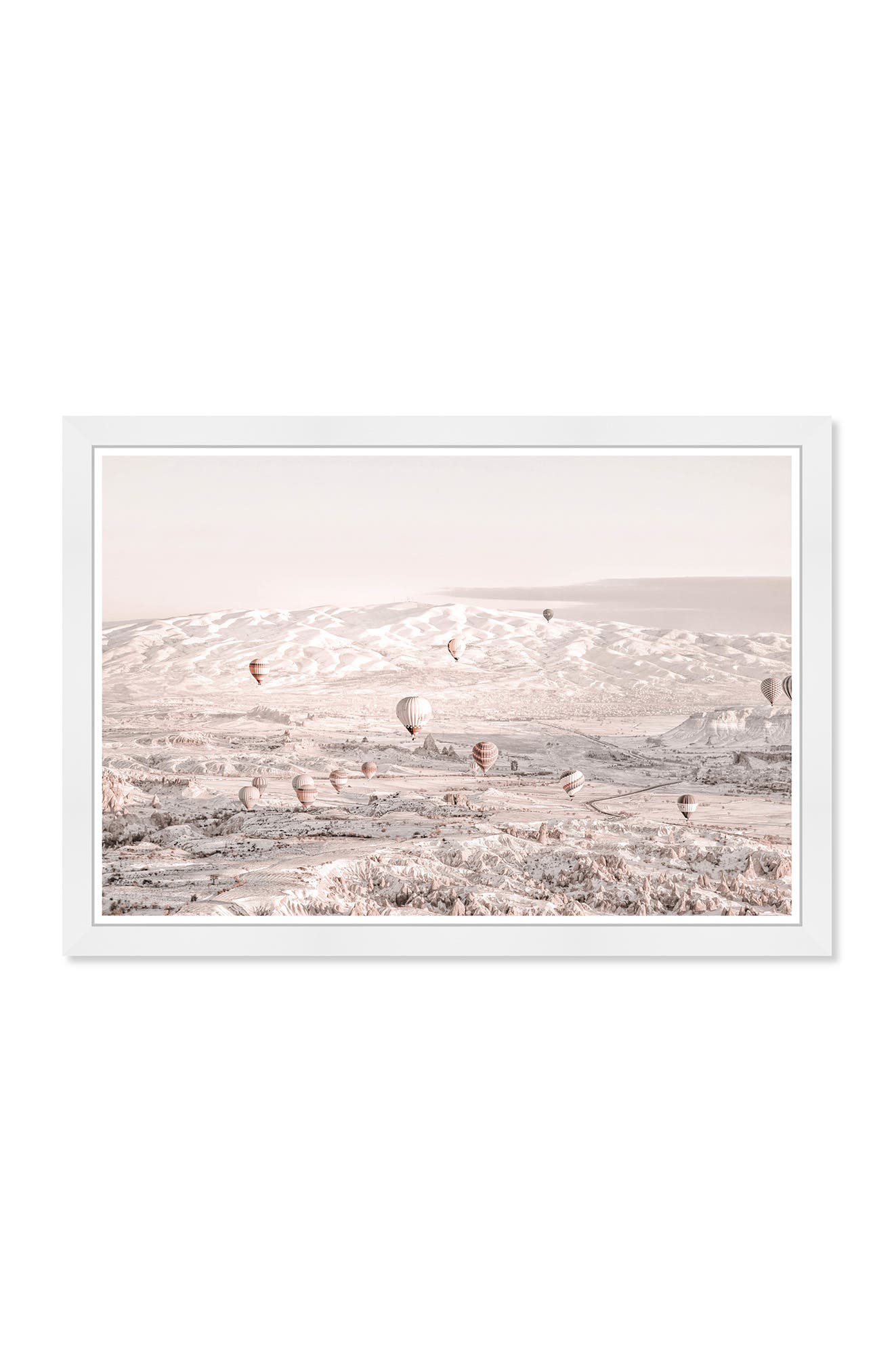 Wynwood Studio PRINTS Balloon Framed Wall Art