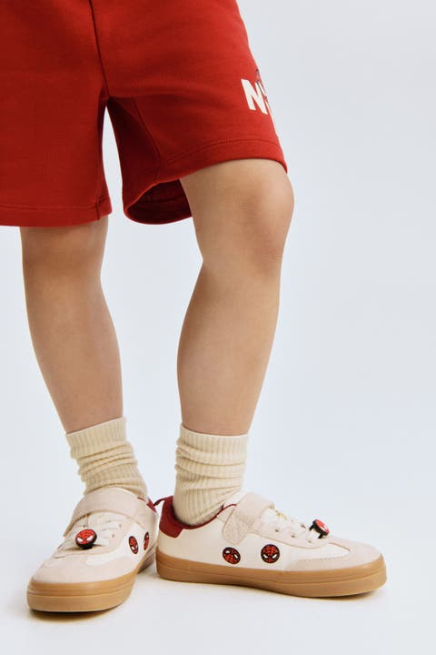 Motif-detail Barefoot Trainers