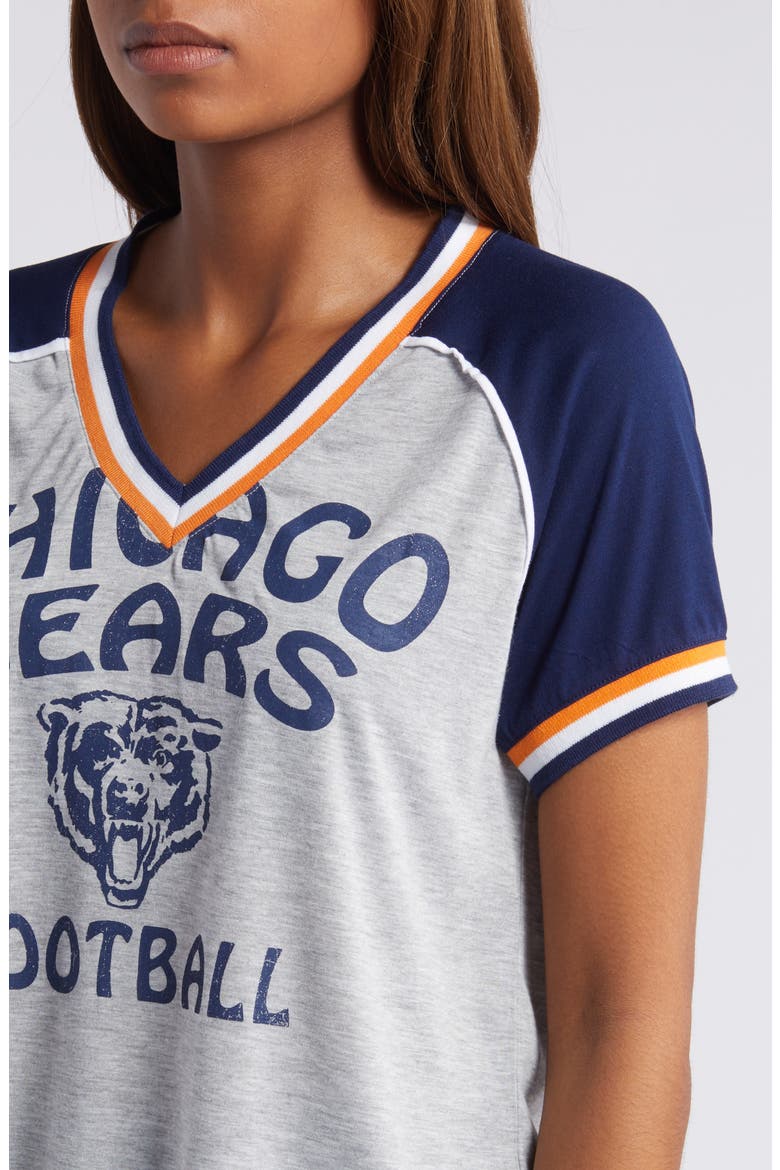 Women's WEAR by Erin Andrews Heather Gray Chicago Bears Cropped Raglan Throwback V-Neck T-Shirt, Alternate, color, Heather Gray