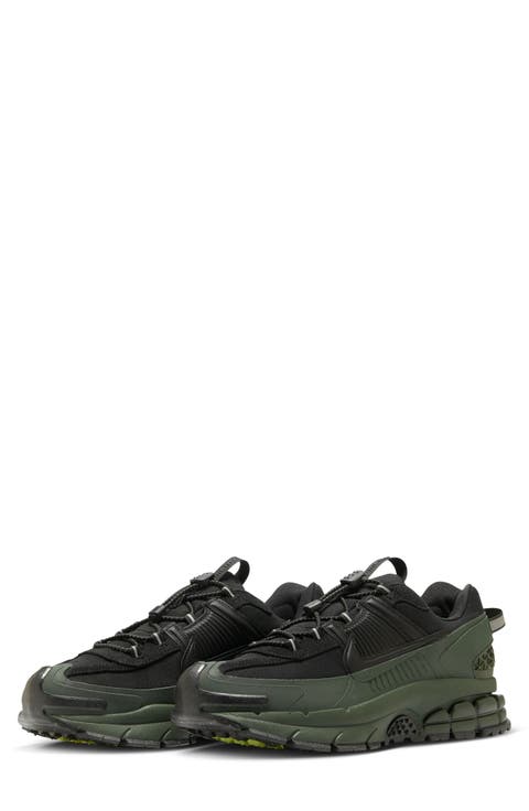 Zoom Vomero Roam Winterized Sneaker (Men)