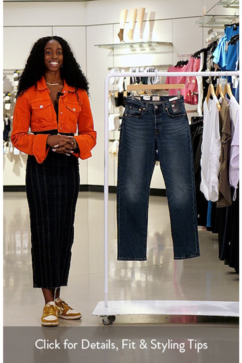 501® Curve Straight Leg Jeans video