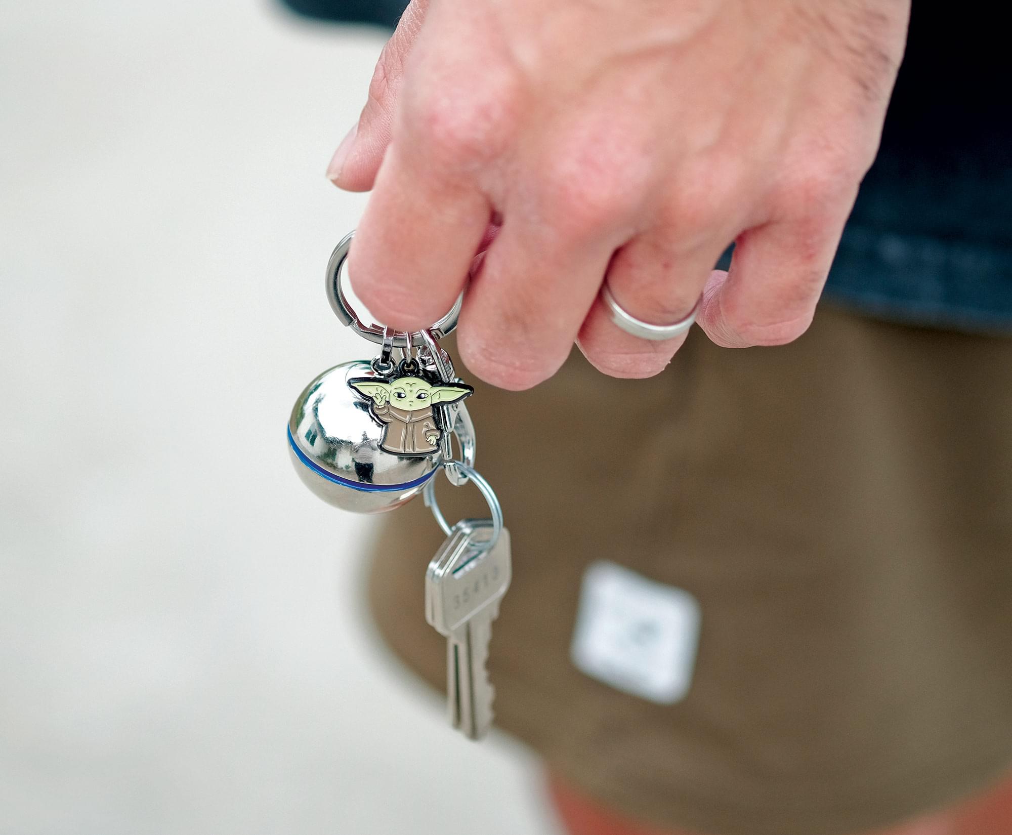 Toynk Star Wars The Mandalorian Razor Crest 3D Shifter Knob with Grogu Keychain, Alternate, color, Silver