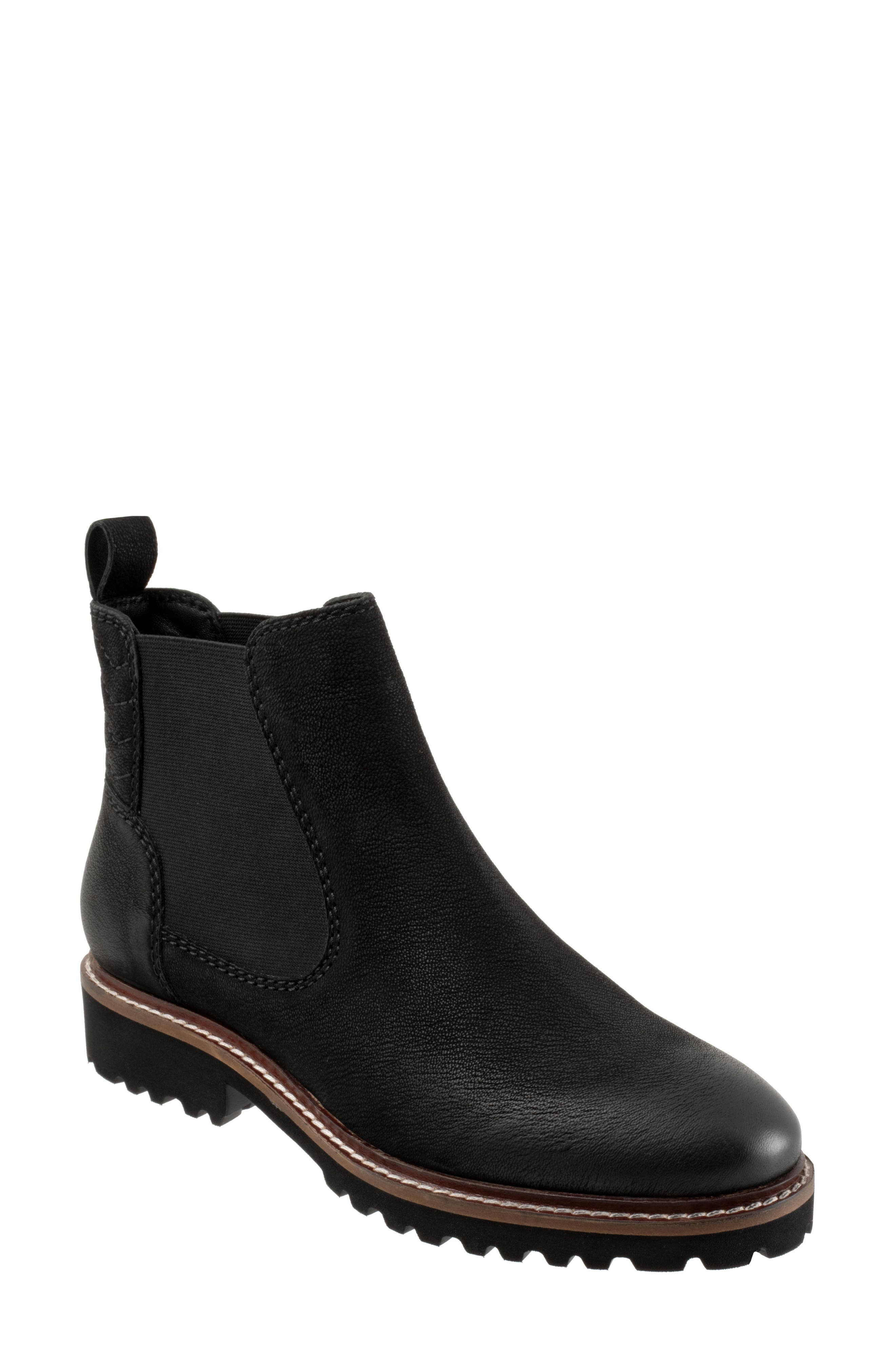 SoftWalk® Indy Chelsea Boot in Black Nubuck 