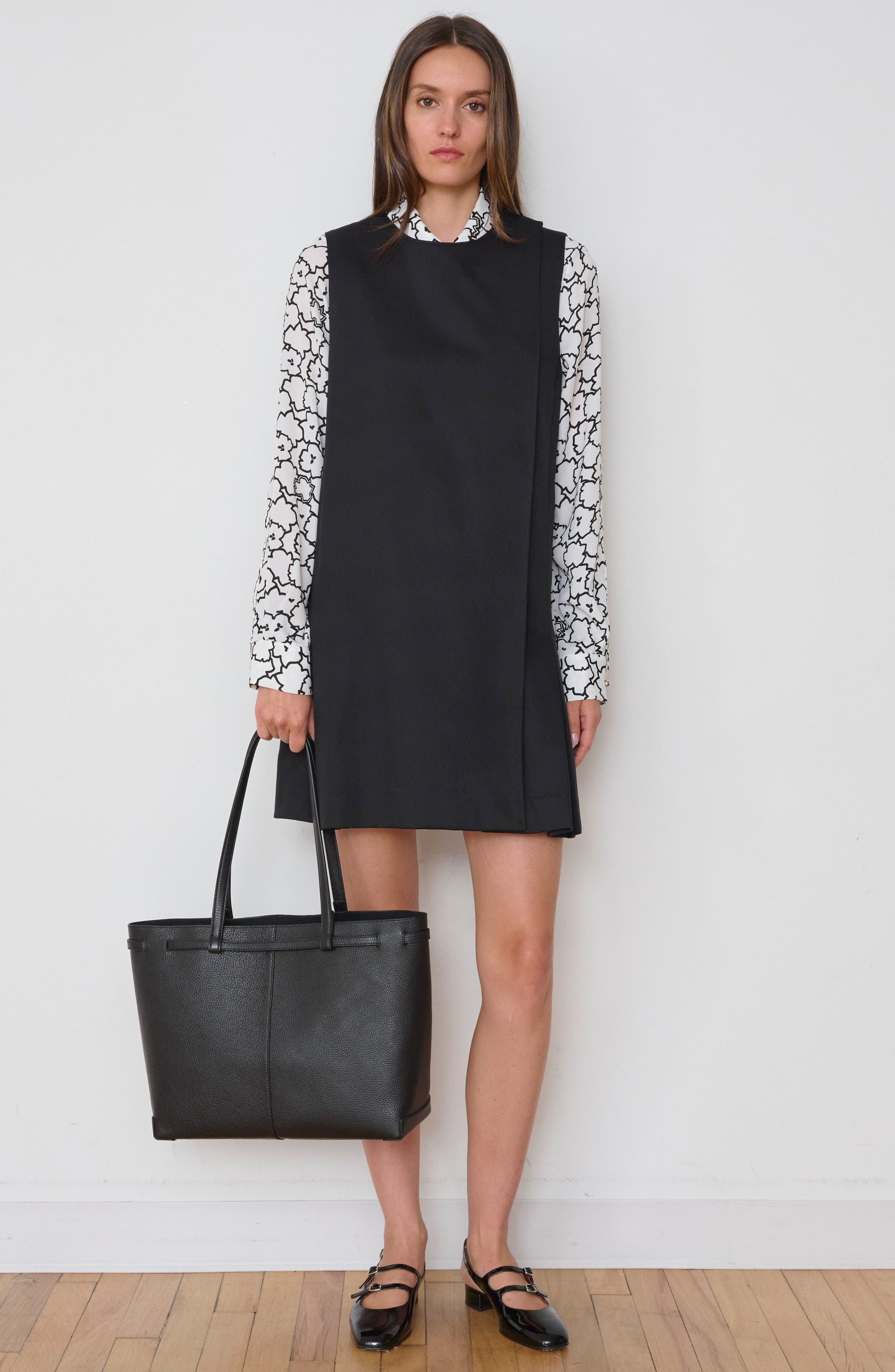 WE-AR4 The Pixie Leather Tote, Alternate, color, Black