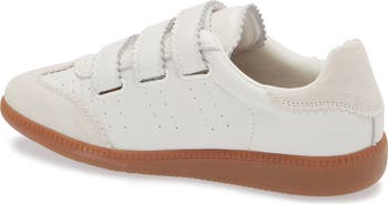 Momentum Sneaker