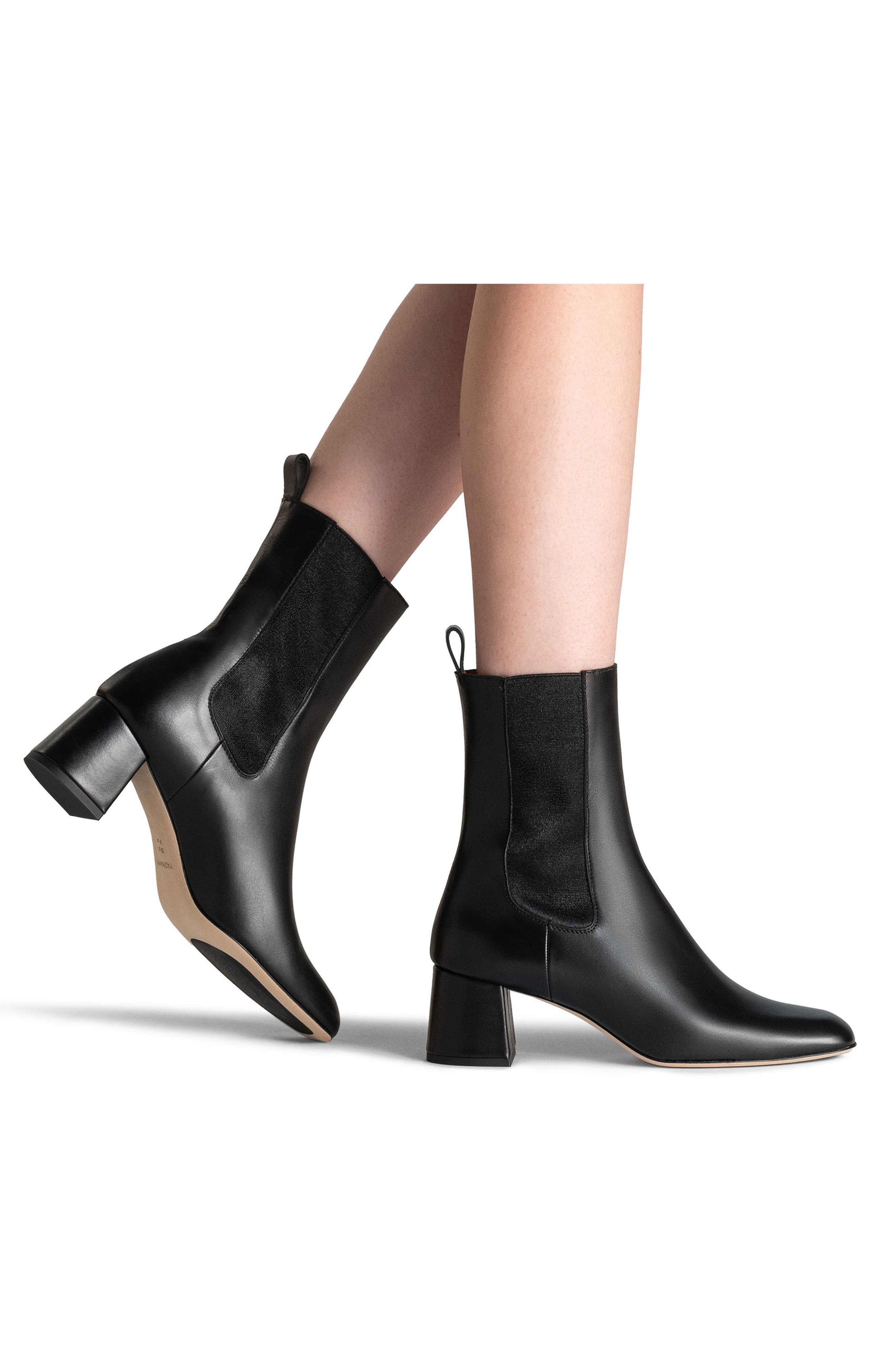 Magnanni Elayne Block Heel Chelsea Boot, Alternate, color, Black