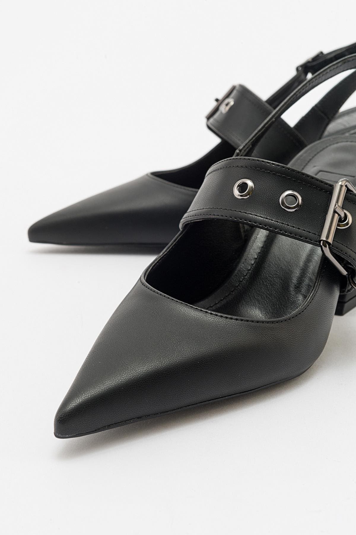 Prologue Shoes Nepido Pointed Toe Block Heel Pump, Alternate, color, Black